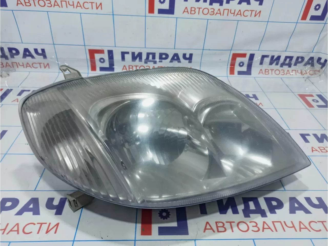 Фара правая Toyota Corolla (E120) 81130-02180